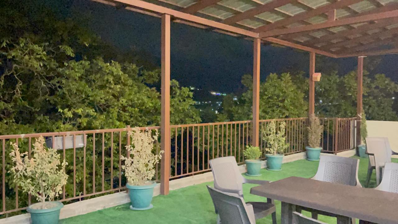 Guest House Royal Comfort With Terrace Kutaisi Exterior photo