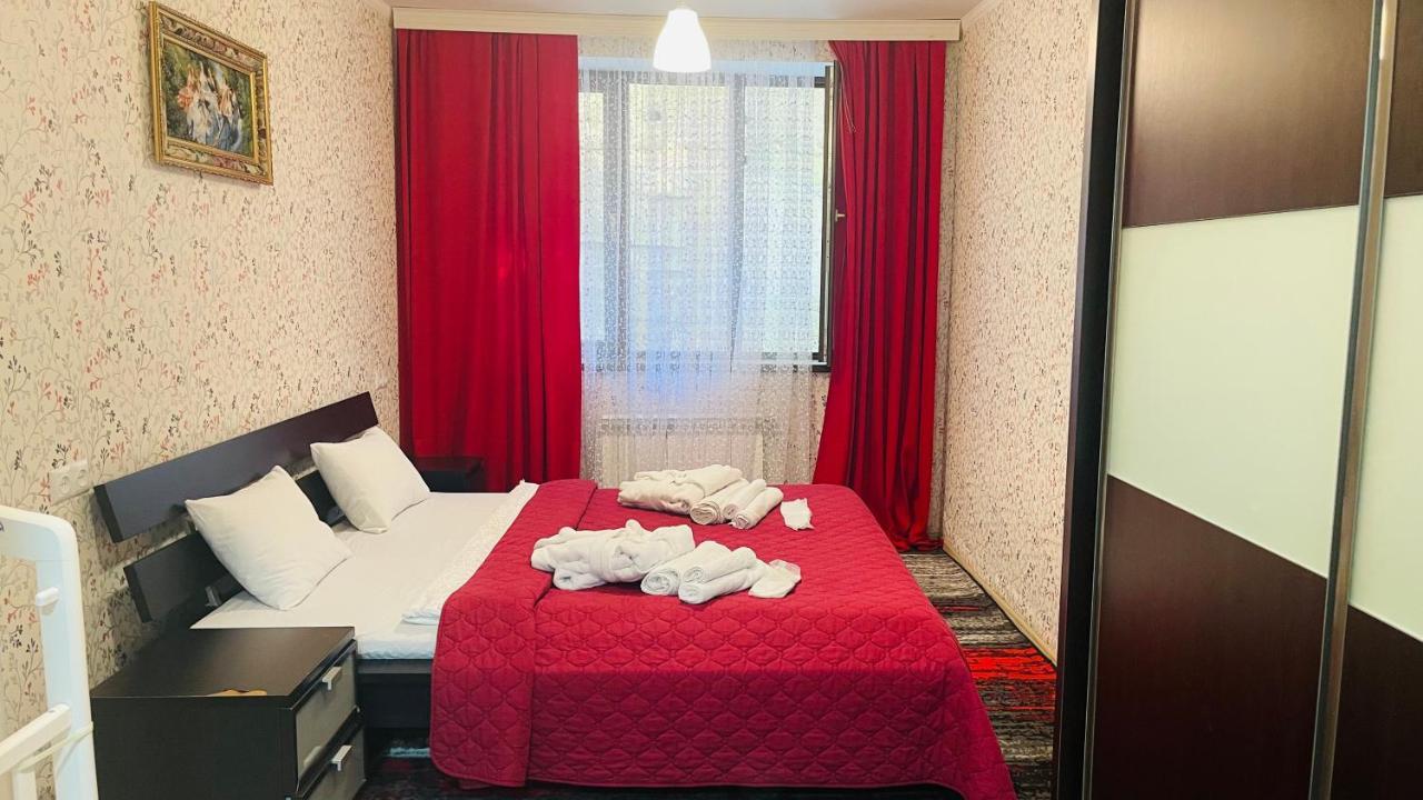 Guest House Royal Comfort With Terrace Kutaisi Exterior photo