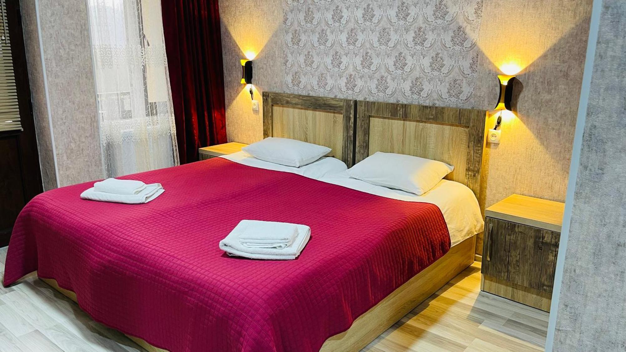 Guest House Royal Comfort With Terrace Kutaisi Exterior photo